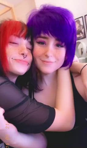 Cute Kissing Trans clip