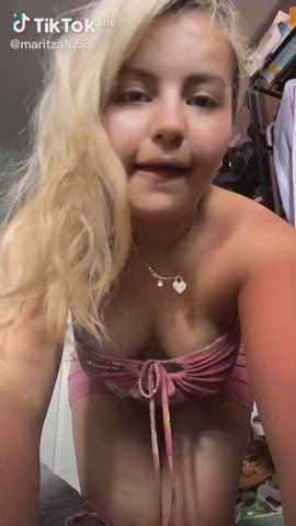 Big Tits Dancing Pussy clip