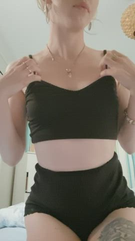 cute milf natural tits onlyfans petite tits clip