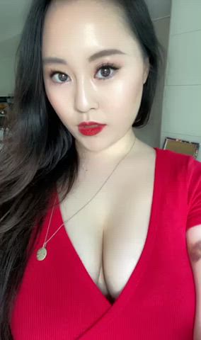 Wearing red puts me in a good mood ?