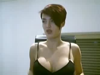 Australian Busty Camgirl Fitness MILF clip