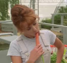Kylie Minogue carrot loop from "Bio-Dome" (1996)