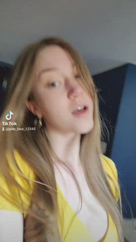 big tits brunette busty cleavage tiktok clip