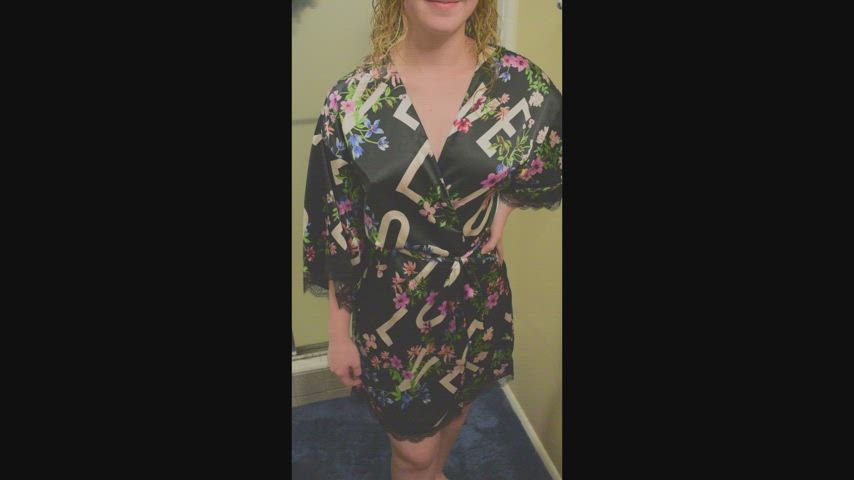 Do you like my robe? ;)