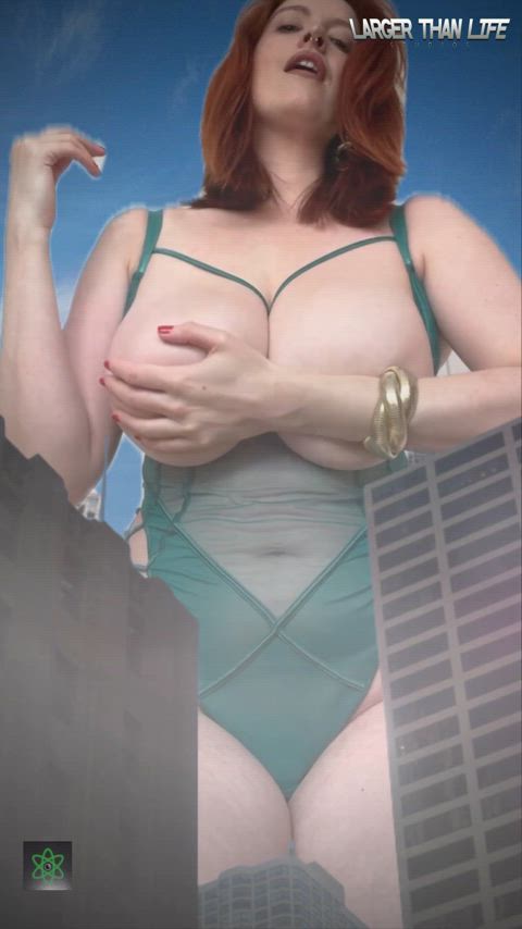 Could you handle a growing Giantess Ginger? 🤯