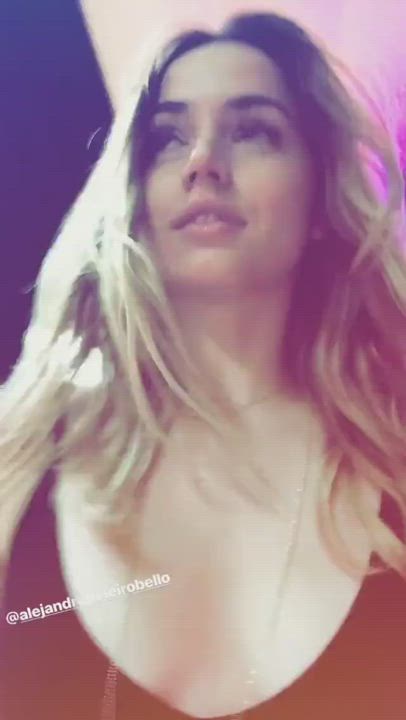 Ana de Armas clip