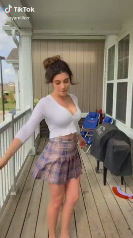 brunette dancing tiktok clip