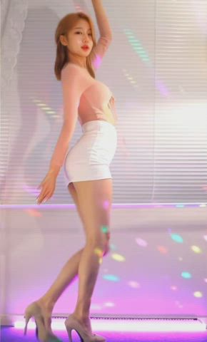 asian tease underboob clip