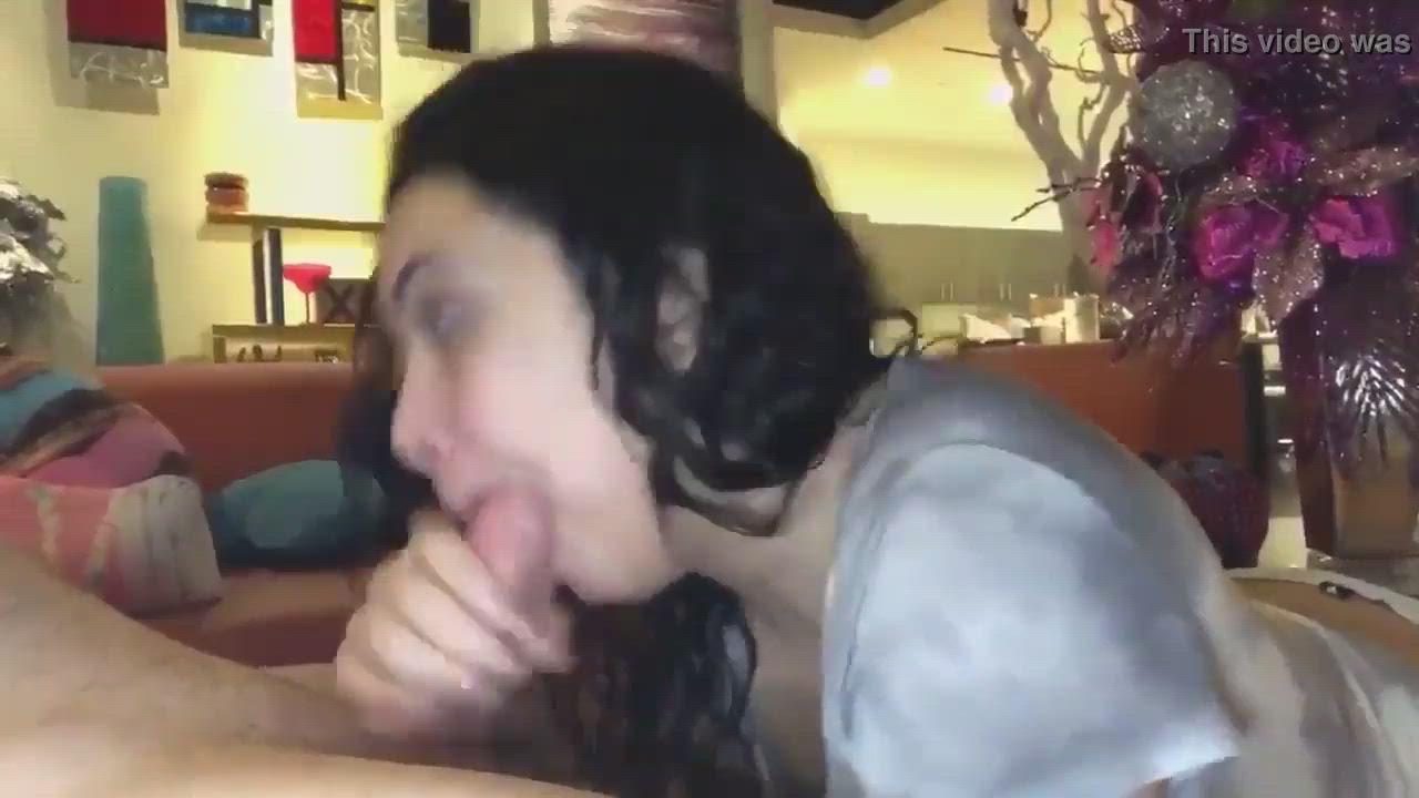 Aaliyah Hadid Choking Face Fuck Gagging Sloppy Throat Throat Fuck ThroatPie clip
