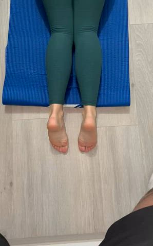 ass feet feet fetish girls panties redhead yoga yoga pants clip