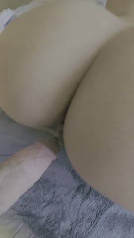 I love teasing with my little Vietnamese pussy before I fuck😜🥵