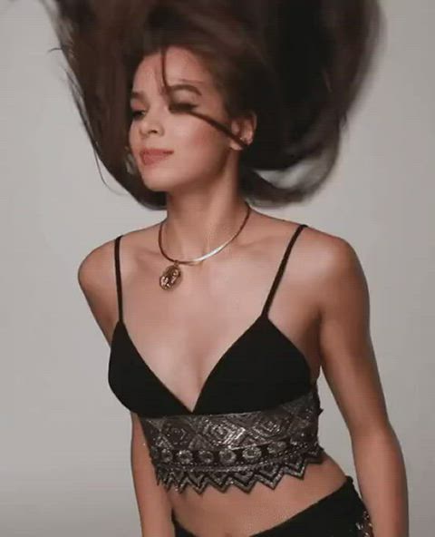 hailee steinfeld hair pulling sexy clip