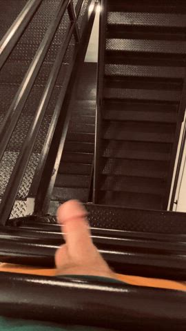 Shaking it in the stairway