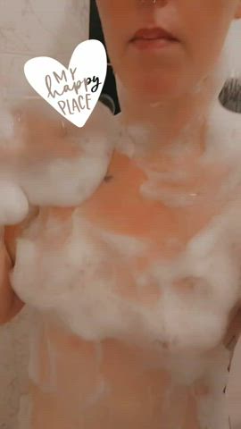 amateur boobs natural tits onlyfans shower tits clip