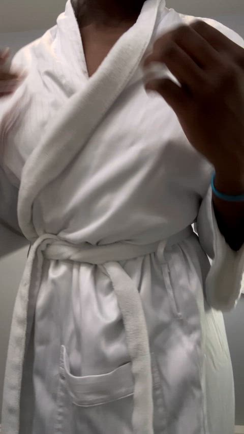 Come feel what's beneath my robe :)