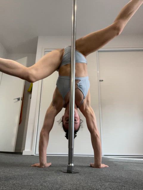 Love practicing my handstands 