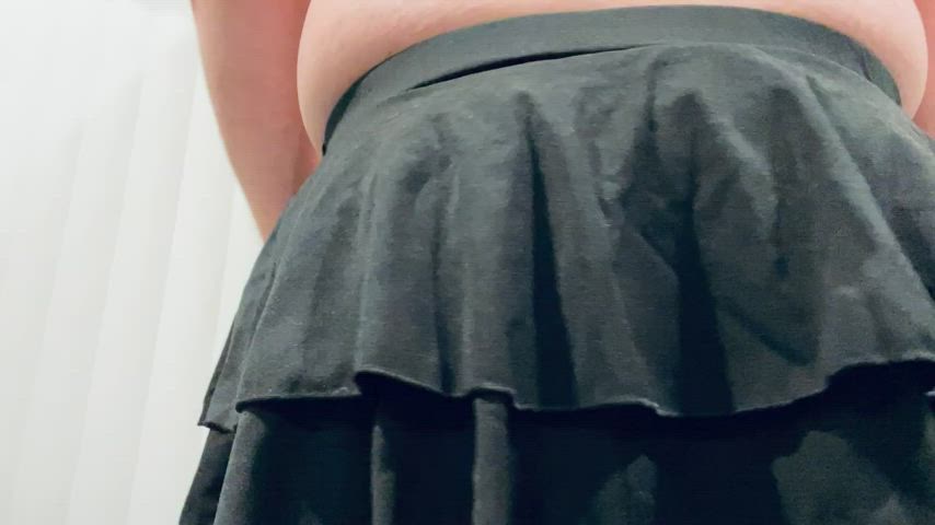 Bubble butt in a skirt, what more could you ask for? I’m all yours… just ask
