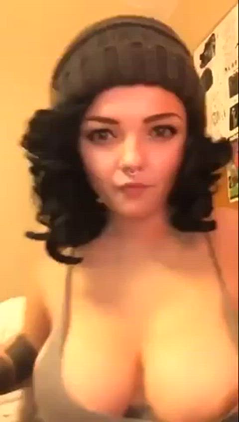 accidental amateur big tits boobs brunette camgirl cute nipple nipslip webcam clip