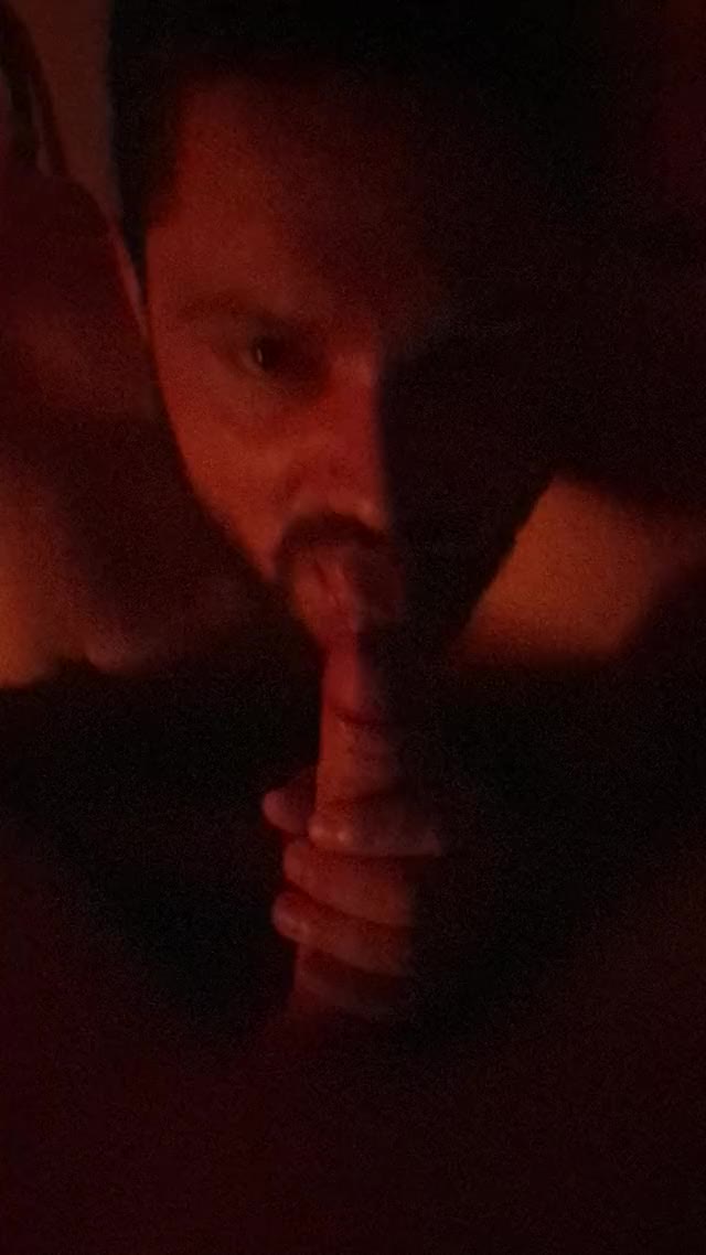 28yo muscle sucking dick. Should i post more?