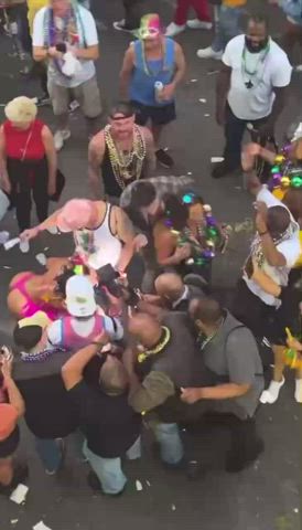 Blowjob for beads @ Mardi Gras