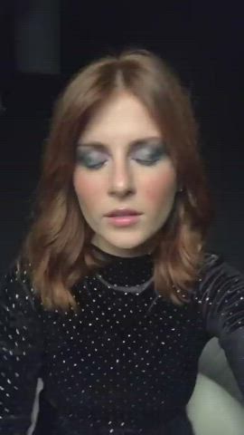 Nightclub Pretty Redhead clip