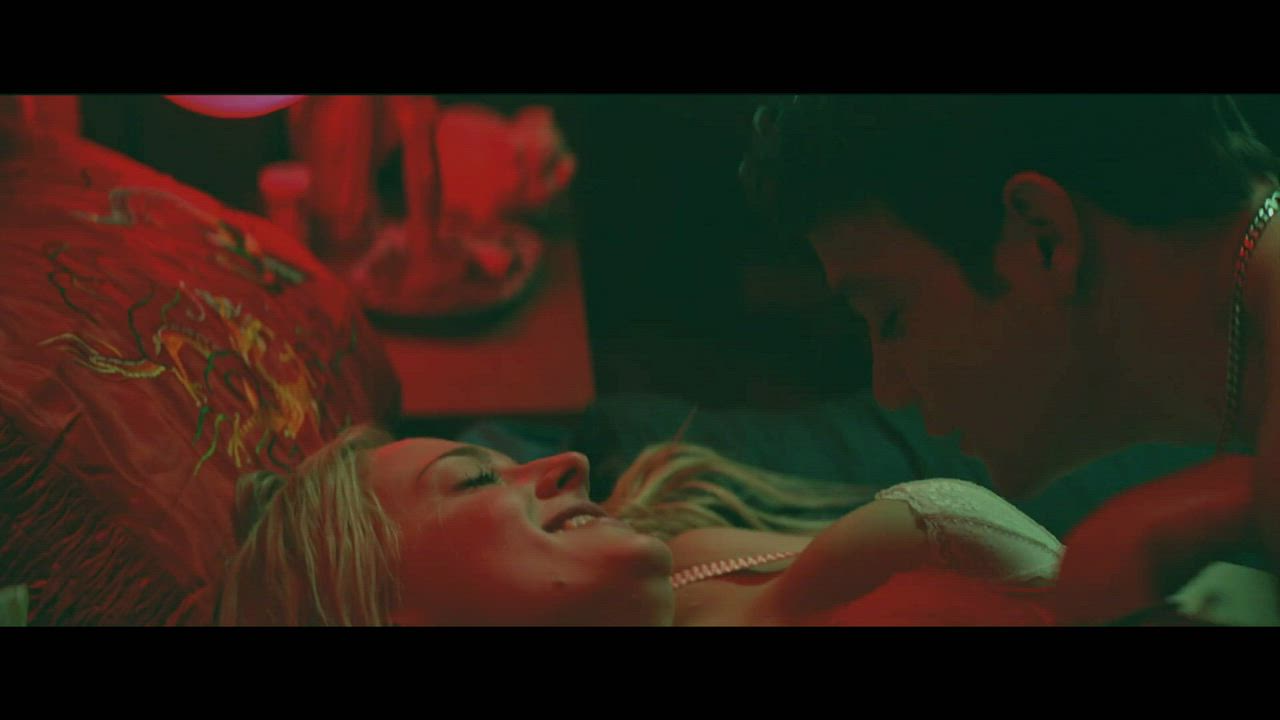 Sophie Turner Reveals Her Perfect Belly in Heavy (2021) [Color-Corrected/Slowed]