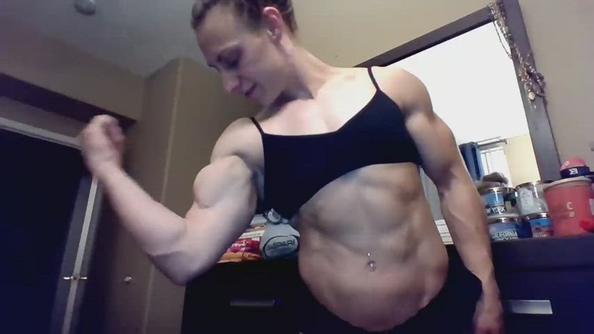 Bodybuilder Fitness Muscular Girl clip