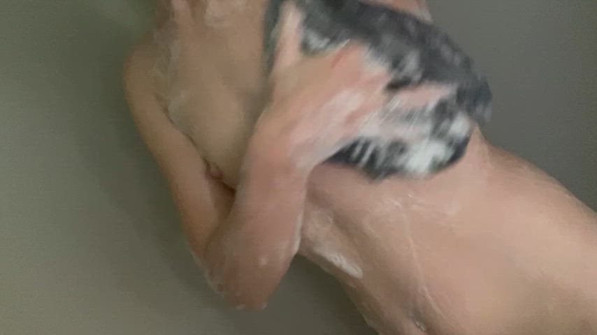 Soapy tiny tits and juicy ass😘