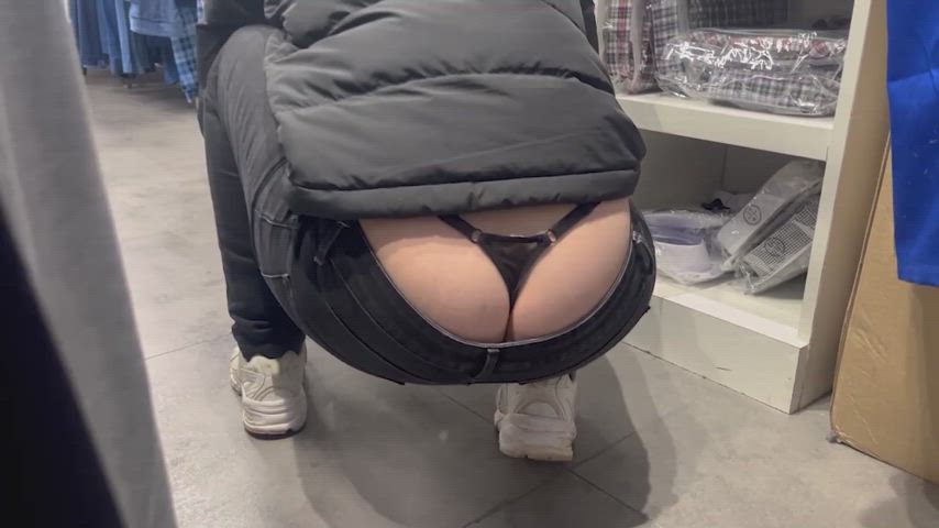 candid public thong clip