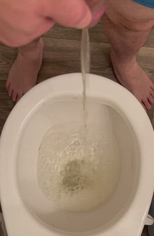 amateur dripping homemade piss pissing thick cock toilet watersports clip
