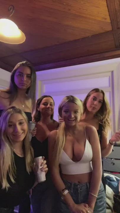 Bouncing Tits Busty College Tribute clip