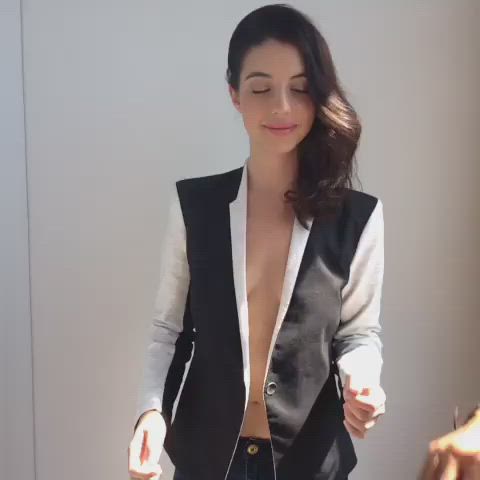 actress adelaide kane beautiful bisexual celebrity sex sexy clip