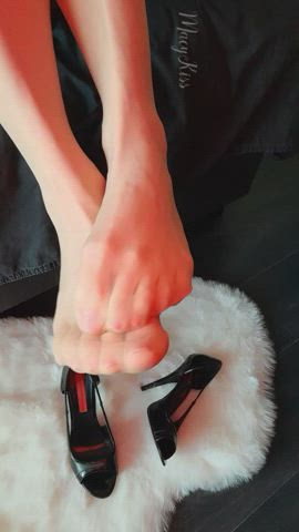 feet nylons soles toes clip