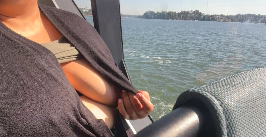 Ferry titty flash ✅