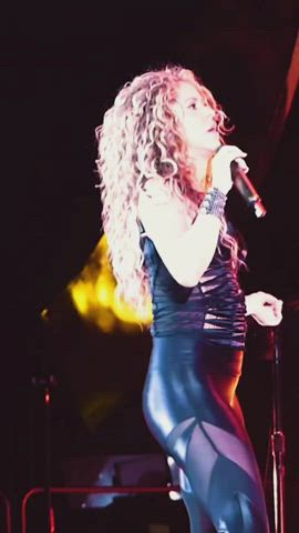 Shakira: ass shake