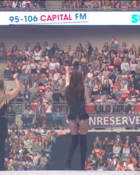 booty hailee steinfeld legs legs up clip