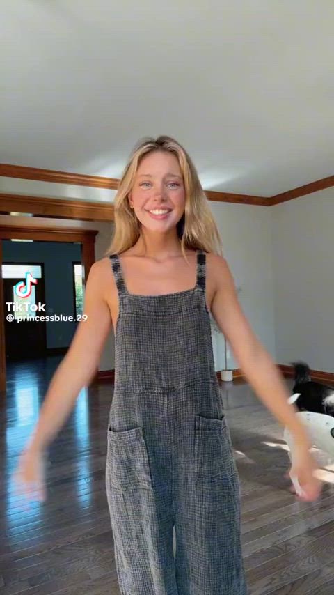 cute dancing nipslip clip