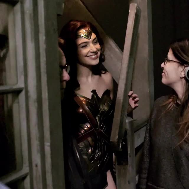 gal gadot gifs - the cutest smile in the whole damn world.