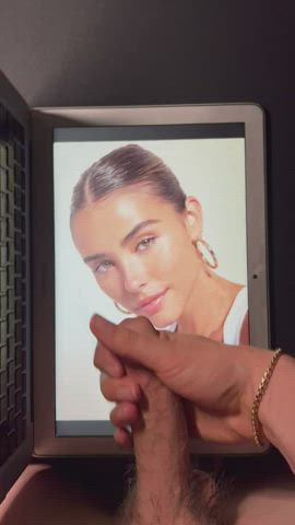 Madison Beer Cumtribute