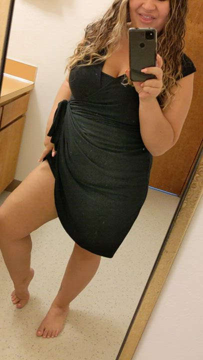 Can this naughty office slut make your Monday better?