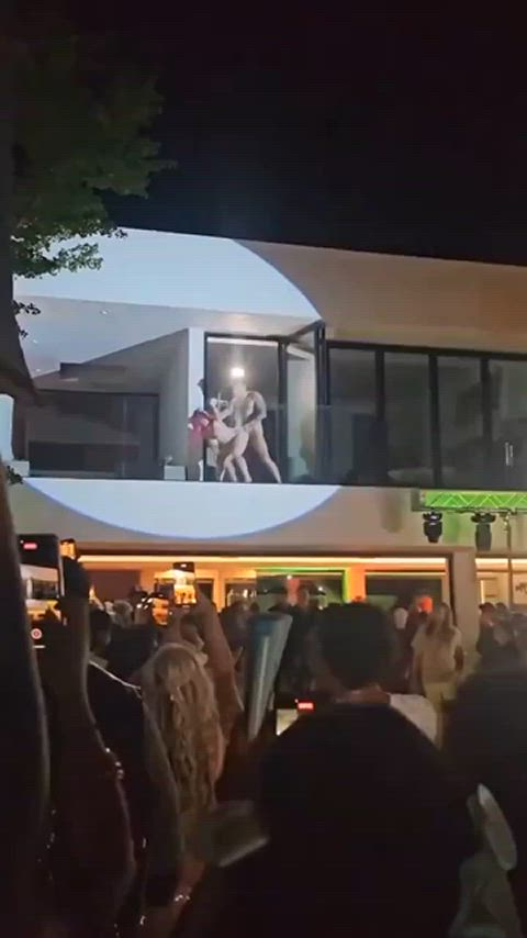 outdoor party public voyeur exposed-in-public public-cum-sluts clip