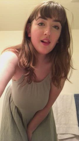 [F]inally found a dress that's floor length on me!! 6'2"