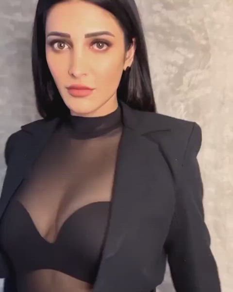 Big Tits Slut Shruti Hassan knows how to grab attention with her Milky Round Udders.
