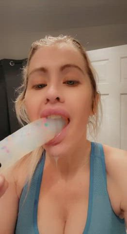 Dildo MILF Sucking clip