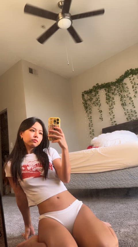 amateur asian babe cute mirror onlyfans petite selfie solo amateur-girls legal-teens