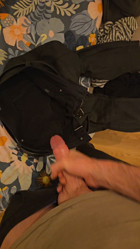 Huge load injected into my wife's pants. You can hear the cum slapping