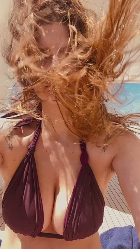 celebrity cleavage lake clip