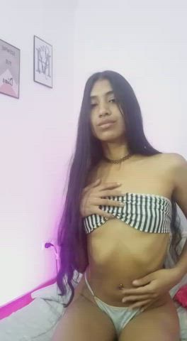 latina natural tits skinny clip