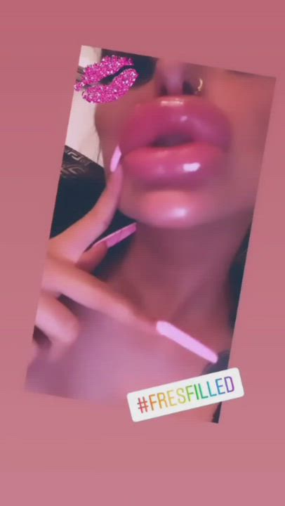 Homemade Lips Selfie clip