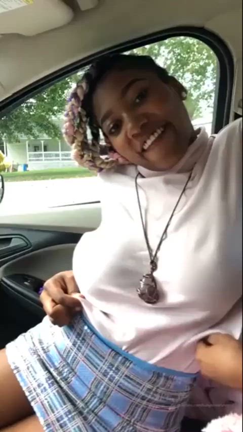 blowjob car ebony smile clip